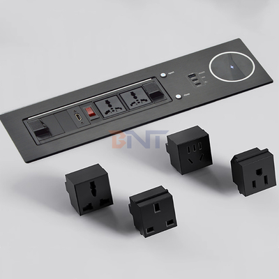 2 Παγκόσμια 65W ταχεία φόρτιση Πίνακα πρίζας IP44 Επίπεδο 10A Διορισμένο ρεύμα 2 πρίζες AC Πρότυπο ΕΕ για χρήση γραφείου