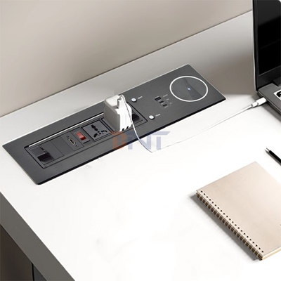 2 Παγκόσμια 65W ταχεία φόρτιση Πίνακα πρίζας IP44 Επίπεδο 10A Διορισμένο ρεύμα 2 πρίζες AC Πρότυπο ΕΕ για χρήση γραφείου