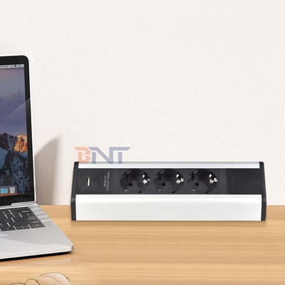Σχεδιασμός κλιπ κόλλησης 3 πρίζες AC EU USB A+C Γρήγορη φόρτιση Επιτραπέζια πρίζα με σφιγκτήρα