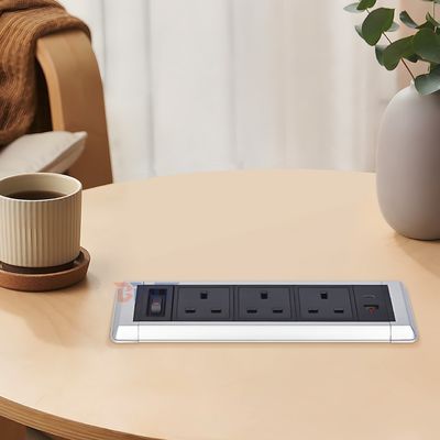 Πολυλειτουργικές πρίζες ρεύματος επιτραπέζιου υπολογιστή με 3AC ηλεκτρική ενσωματωμένη πρίζα USB A+USB C θύρες φόρτισης