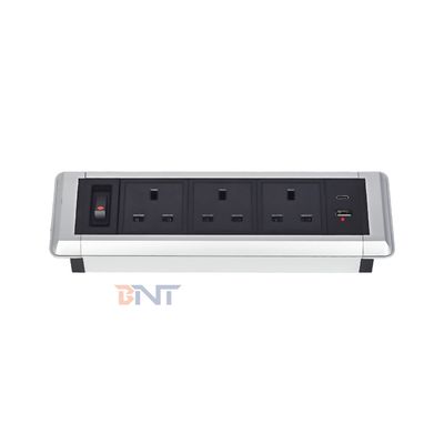 Πολυλειτουργικές πρίζες ρεύματος επιτραπέζιου υπολογιστή με 3AC ηλεκτρική ενσωματωμένη πρίζα USB A+USB C θύρες φόρτισης