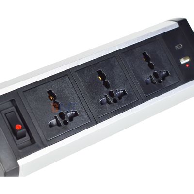 Σχεδιασμός αυτοκόλλητου κλιπς Κλιπς πίνακας πρίζας 3 πηγές AC USB A + C Desktop Clamp Socket Power Strip